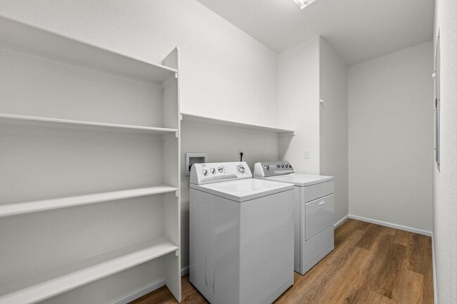 Building Photo - 2125 Calais Dr