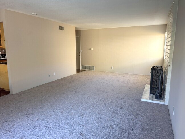 Building Photo - 3528 Castle Rock Rd