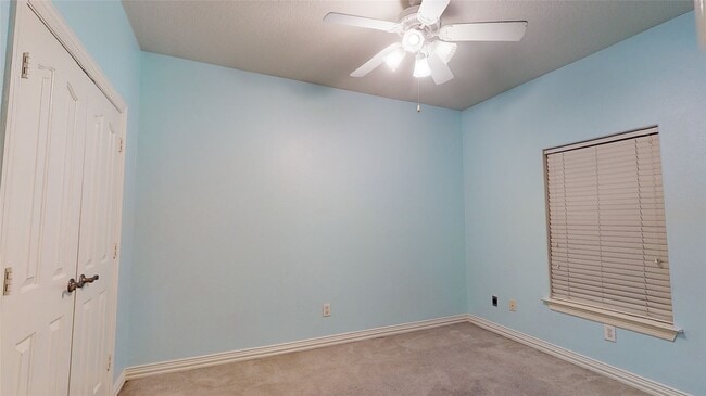 Building Photo - 5909 Sawyer Dr