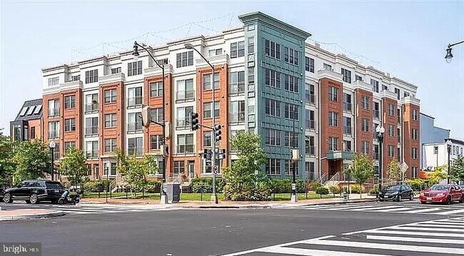 Building Photo - 1350 Maryland Ave NE