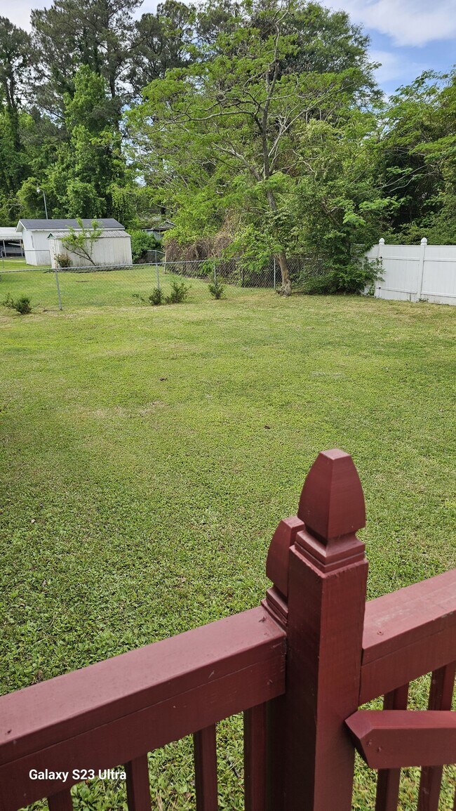 Building Photo - 108 Armstrong Dr