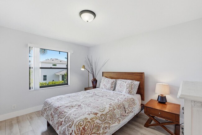 Building Photo - 7245 Golf Colony Ct