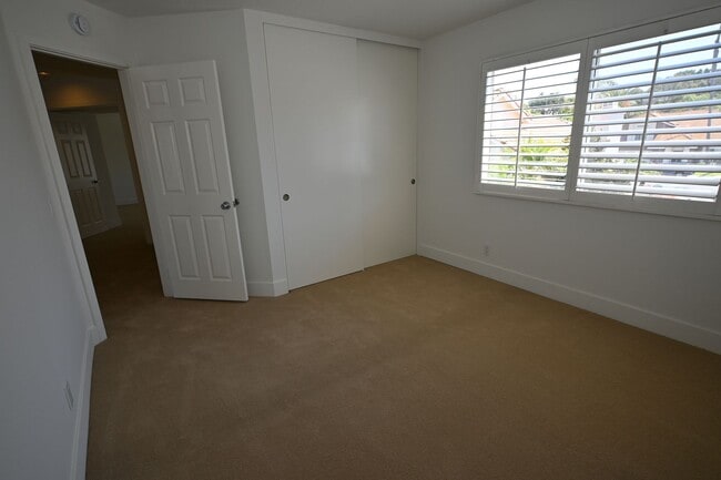 Building Photo - Immaculate 2 story 3 bedroom 2.5 bath house in Laguna Niguel