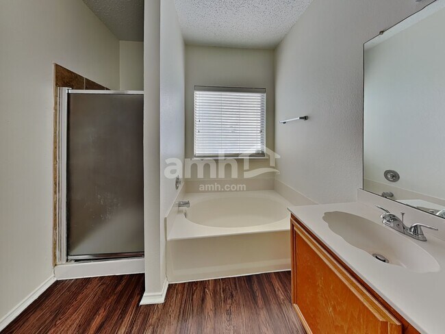 Building Photo - 6711 Flamewood Dr