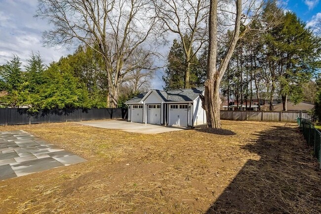 Building Photo - 5 Bed 5 Bath Single Family Home in Edgeworth