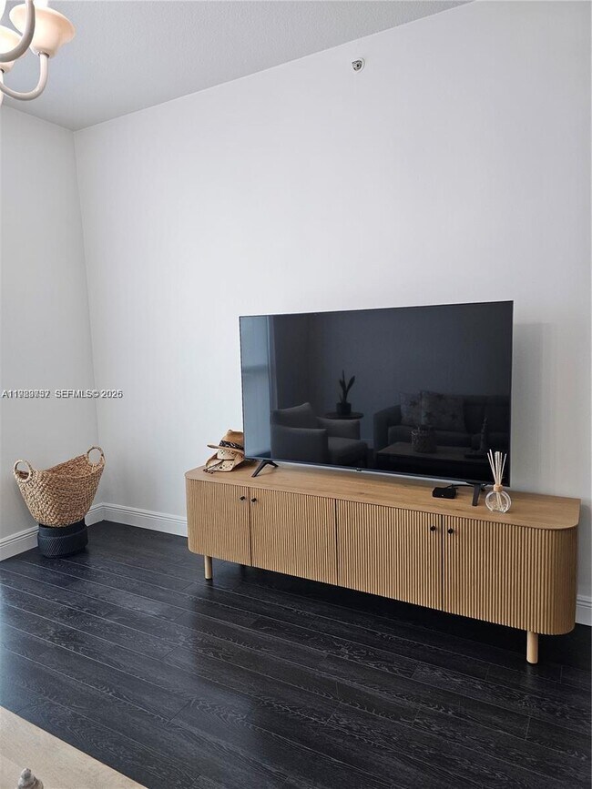 Building Photo - 1945 S Ocean Dr