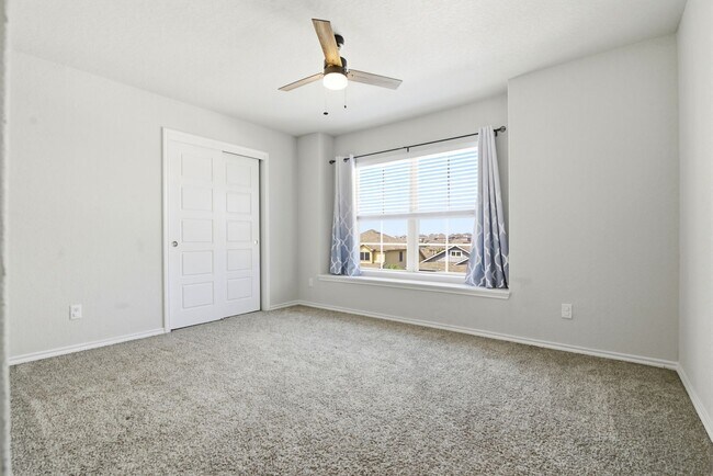 Building Photo - 4 Bedroom Home for Rent in San Antonio with Solar Panels – Cinco Lakes Move-In Ready!