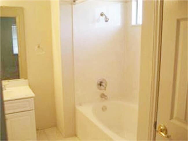 Building Photo - 2804 Turtle River Dr