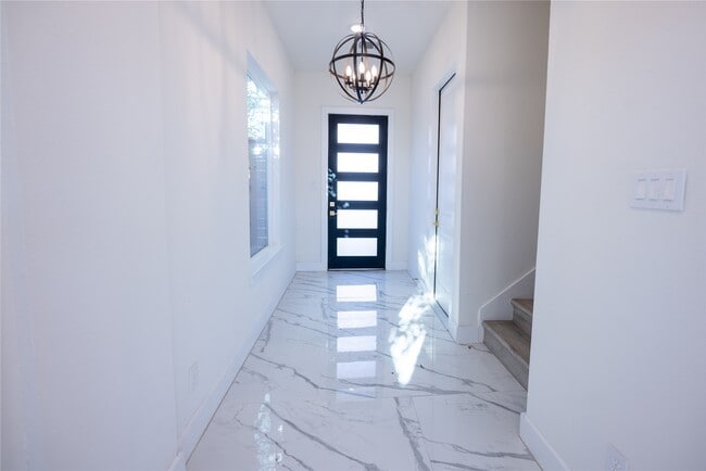 Building Photo - 5906 St Augustine St