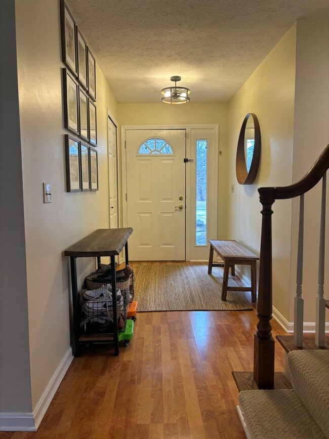 Building Photo - 4 Bed - 5 Bath with In-law Suite - Solon