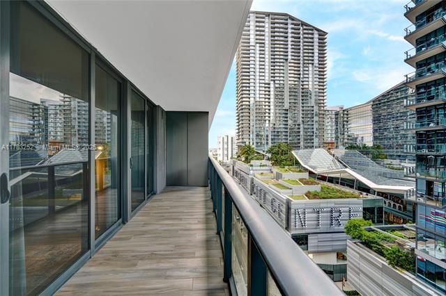 Building Photo - 801 S Miami Ave