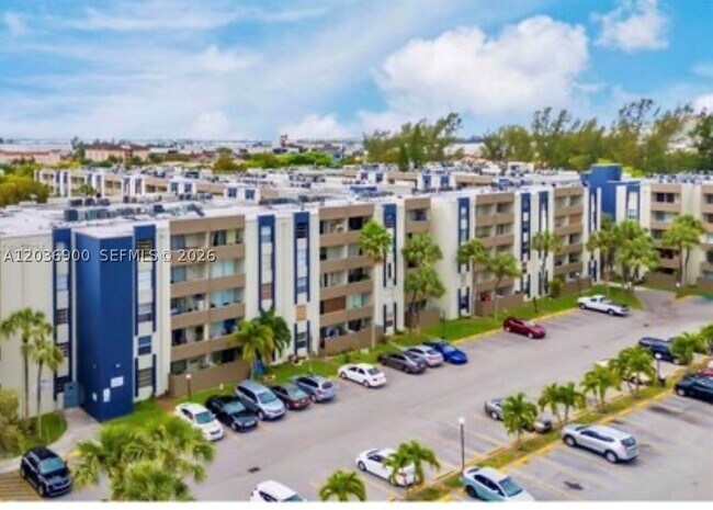 Building Photo - 10090 NW 80th Ct