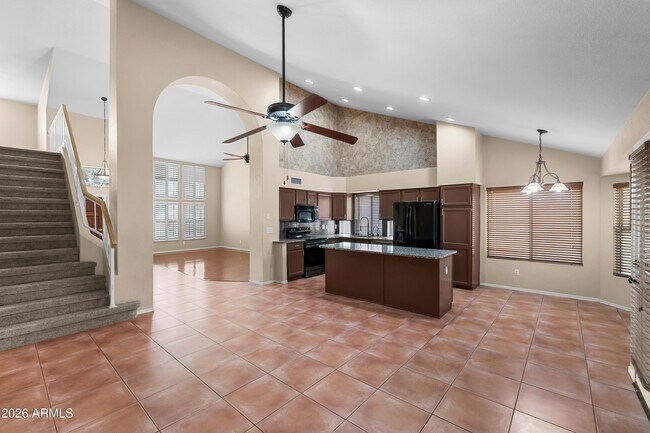 Building Photo - 1227 E Glenhaven Dr