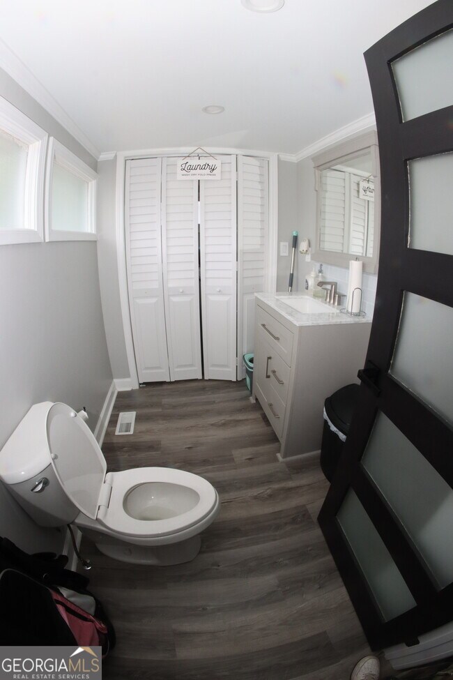 Building Photo - 518 North Ave