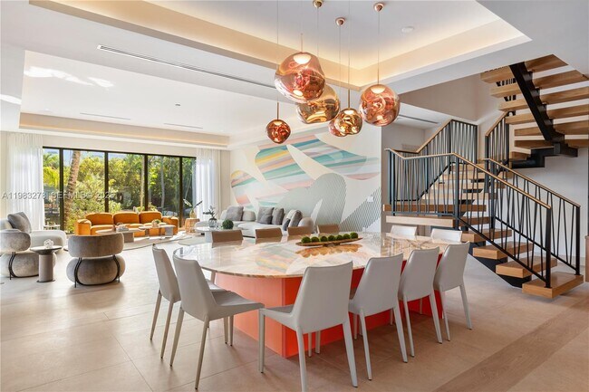 Building Photo - 1200 NE 87th St