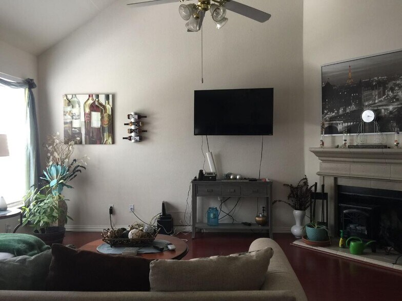 Building Photo - 4522 Oak Shores Dr