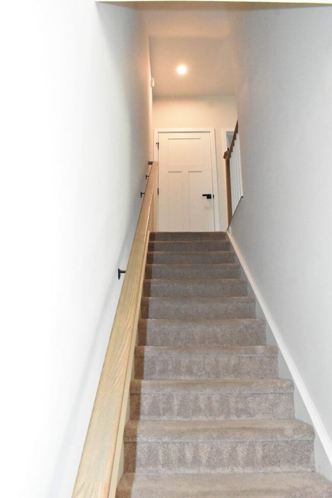 Building Photo - Fantastic Fredericksburg Townhome!