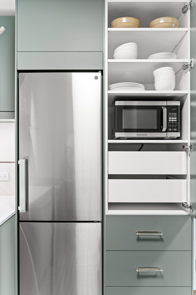 Building Photo - 340 W Diversey Pkwy