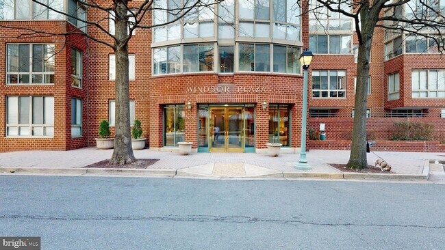 Building Photo - 1045 N Utah St