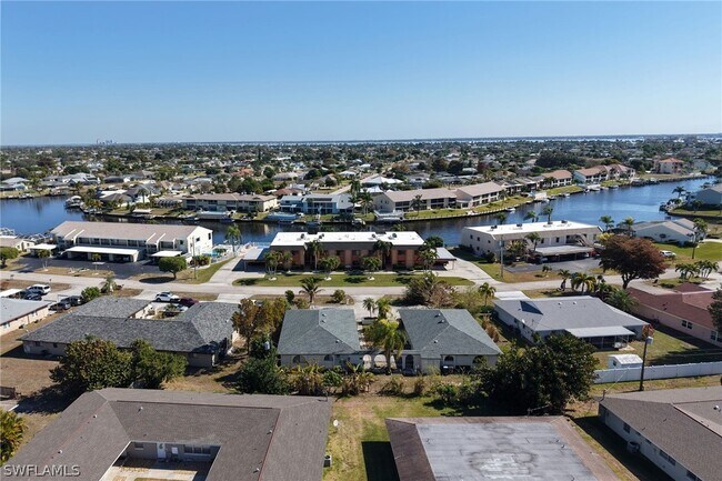 Building Photo - 3706 SE 10th Ave