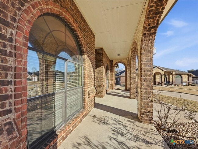 Building Photo - 2707 Ancestor Dr