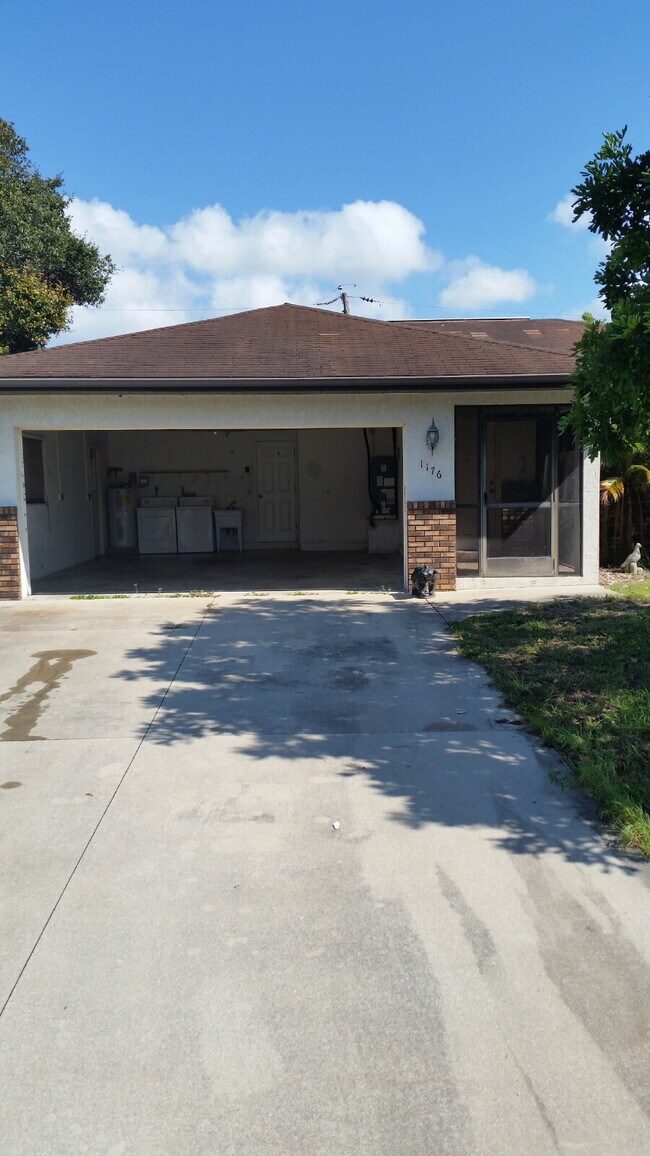 Building Photo - 3 Bed / 2 Bath Home in Venice - Rent with ...