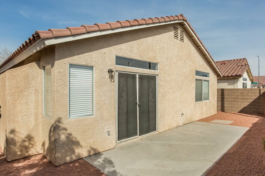 Building Photo - 5916 Round Castle St