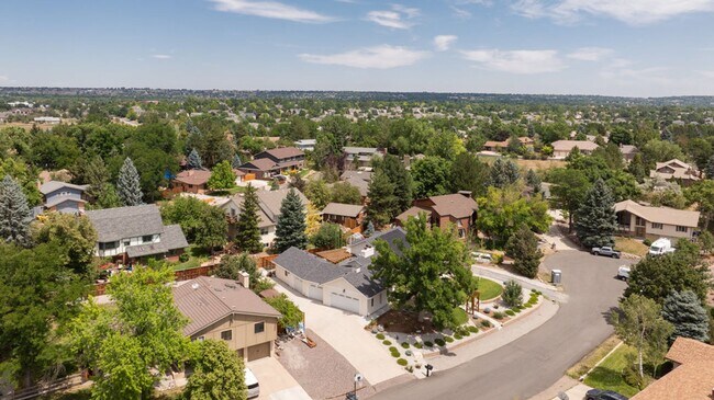 Building Photo - 5 Bedroom 2.5 Bath Retreat in Prime Arvada...