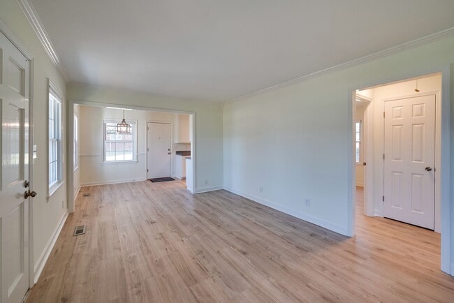 Building Photo - 534 Wanda Dr