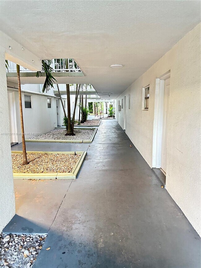 Building Photo - 4205 N University Dr