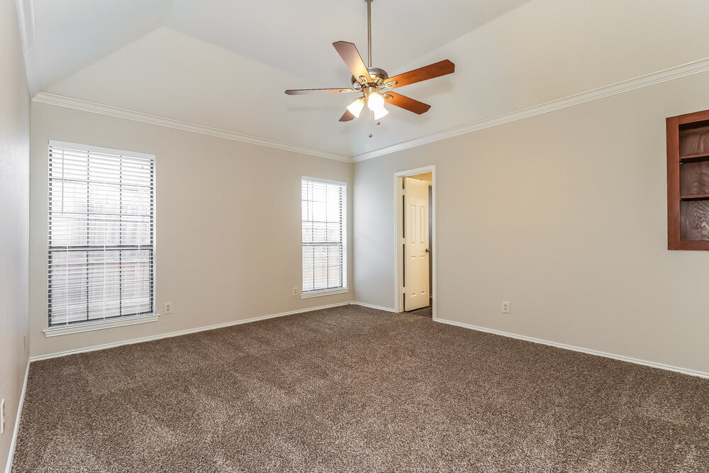 Building Photo - 819 Crystal Creek Ln