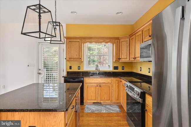 Building Photo - 882 Liberty Furnace Rd