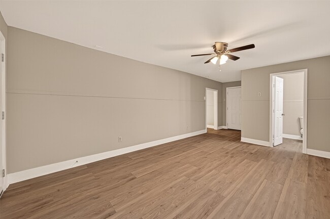 Building Photo - 5833 Southlea St