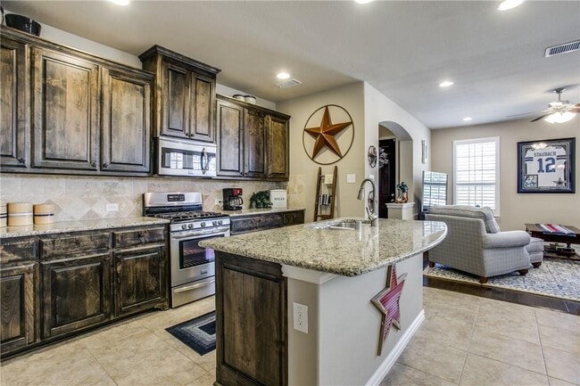 Building Photo - 3927 Cascade Sky Dr