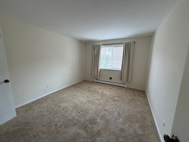 Building Photo - 1039 College Ave