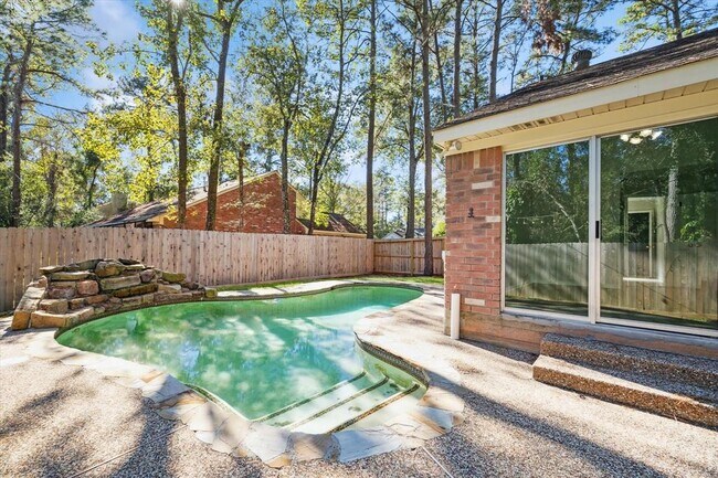 Primary Photo - 107 N Rushwing Cir
