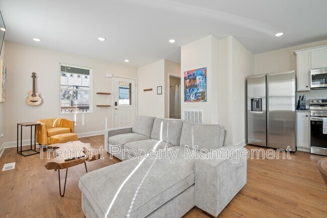 Building Photo - 24 Sawyer St