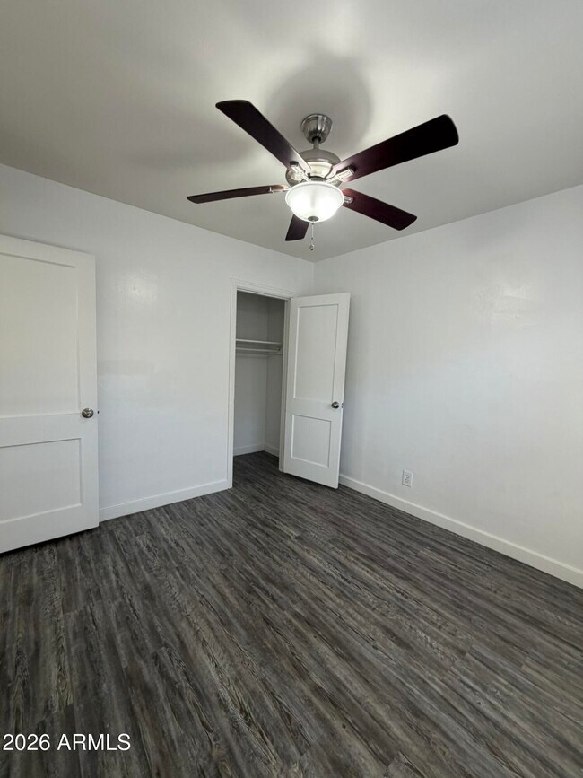 Building Photo - 706 W Taylor St