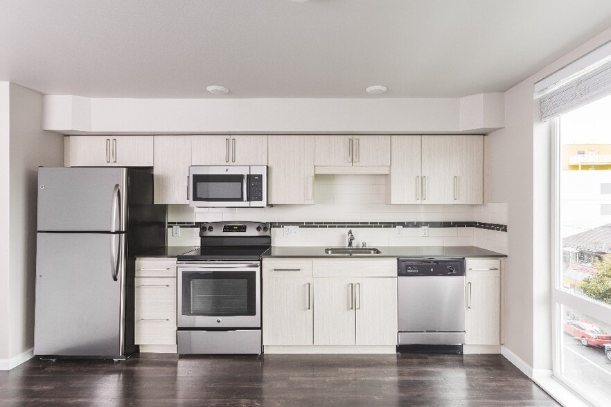 Primary Photo - Ludwig Apartments