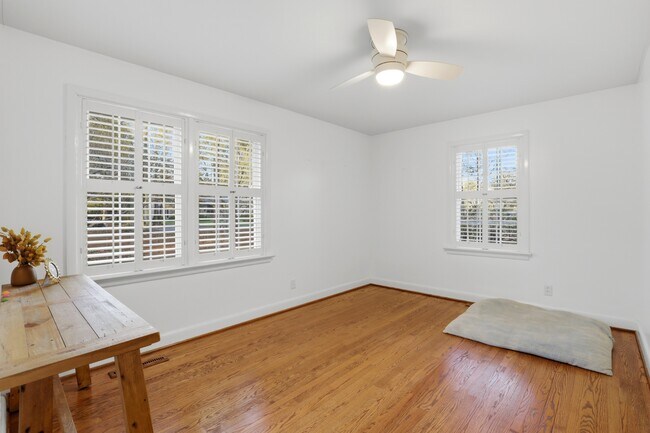 Building Photo - 1700 E Mulberry St