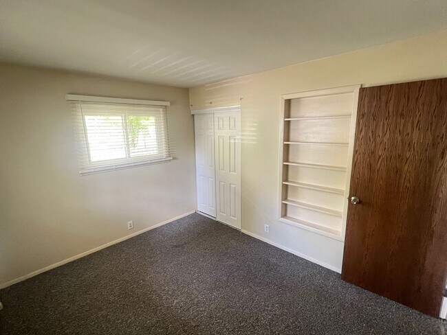 Building Photo - Garfield-Nelson