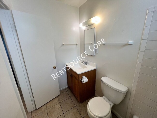 Building Photo - 1 Bedroom Single Story Condo for Rent in P...