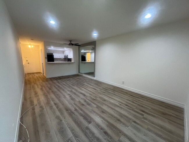 Building Photo - Lovely 1 Bedroom 1 Bath apartment in Anaheim!
