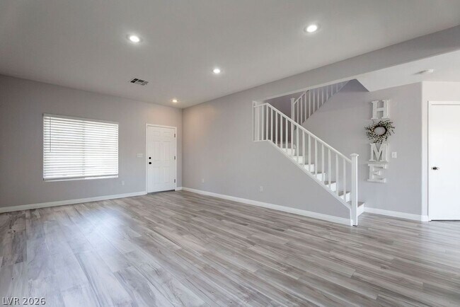 Building Photo - 1109 Devon Downs Ave