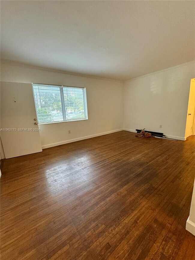 Building Photo - 300 Mendoza Ave