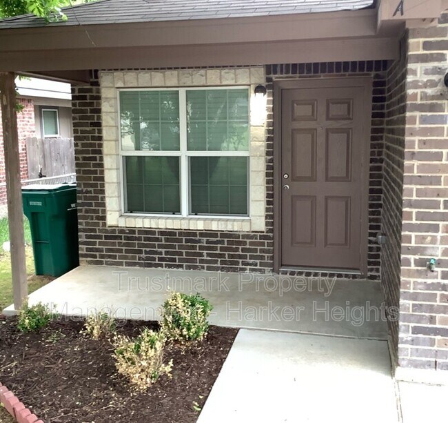 Building Photo - 926 Maplewood Dr