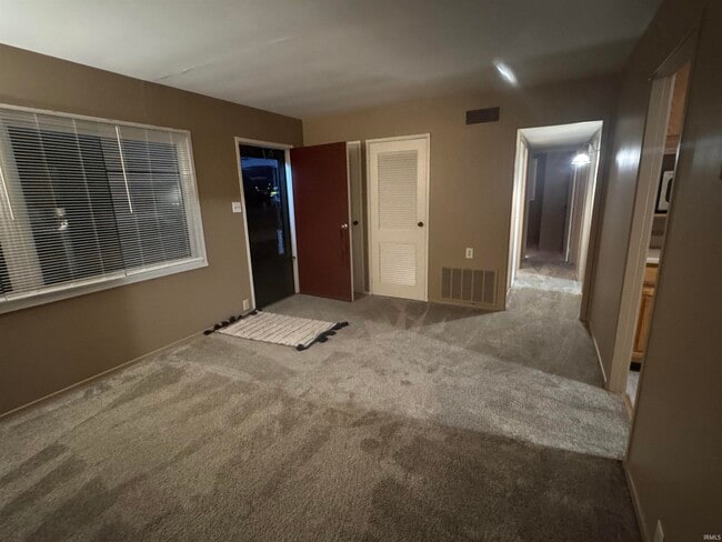 Building Photo - 709 Thornberry Dr