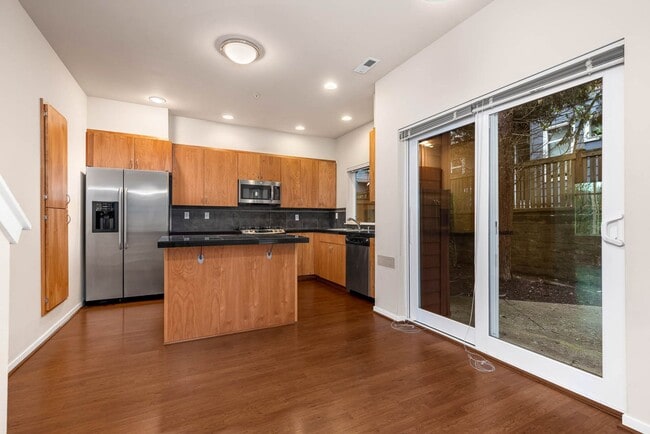 Building Photo - 93 Cougar Ridge Rd NW