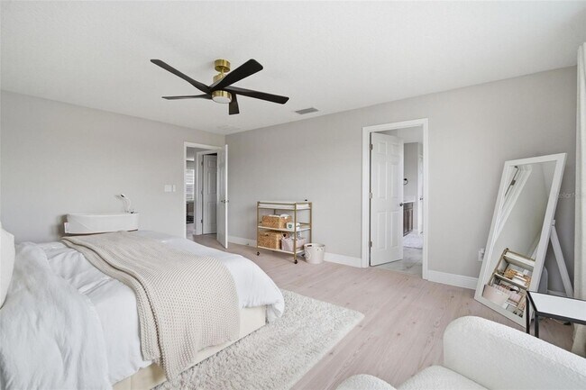 Building Photo - 6396 Roadstead Ct