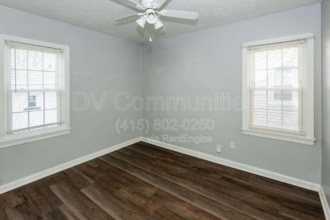 Building Photo - 492 E 327th St